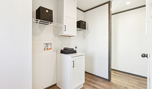 Embrace Series / Space 3276H53A7E Interior 113687