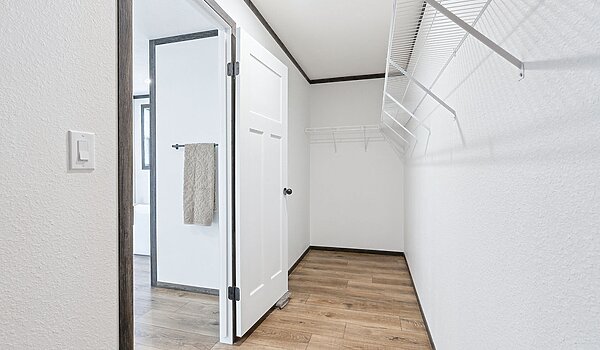 Embrace Series / Space 3276H53A7E Interior 113688