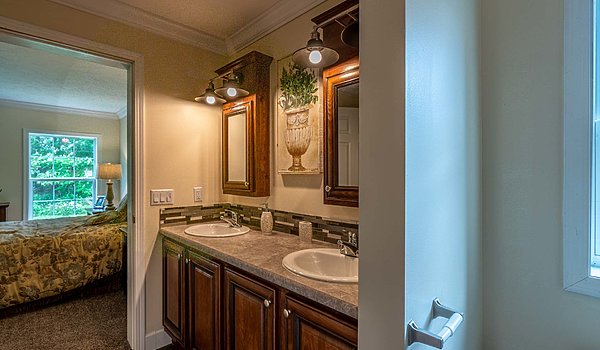 Hillcrest Double Wides / 7753M Bathroom 48440