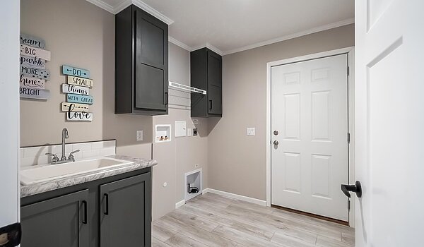 Millcreek Series / N611MA Interior 128640