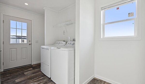 Millcreek Series / N675MA Interior 128655