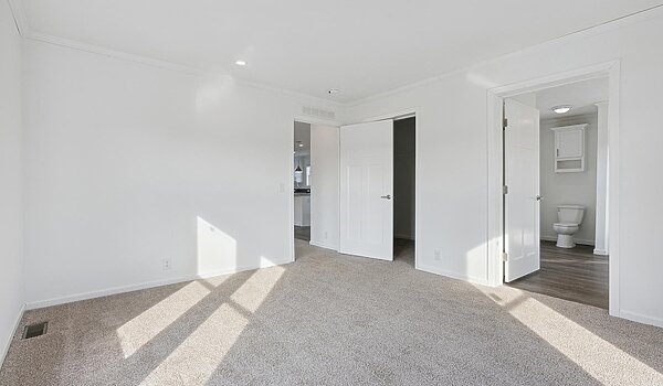 Millcreek Series / N688MA Interior 128670