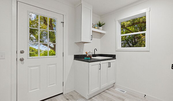 Lake Manor / Kritzer 231 Interior 128752