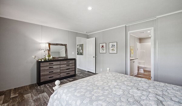 Lake Manor / Apex 3900 Interior 128764