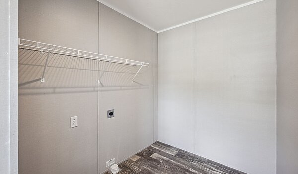 Lake Manor / Apex 3900 Interior 128768
