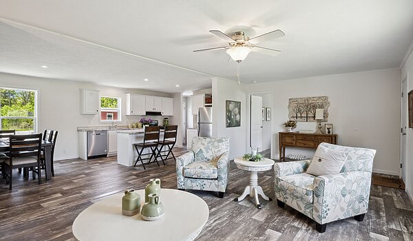 Lake Manor / Apex 3900 Interior 128755