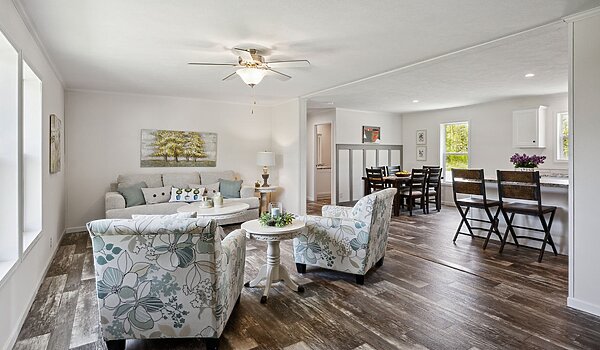 Lake Manor / Apex 3900 Interior 128757