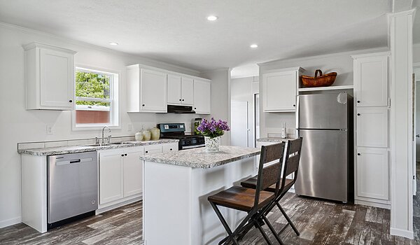 Lake Manor / Apex 3900 Interior 128758