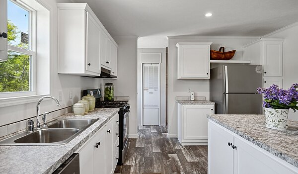 Lake Manor / Apex 3900 Interior 128759