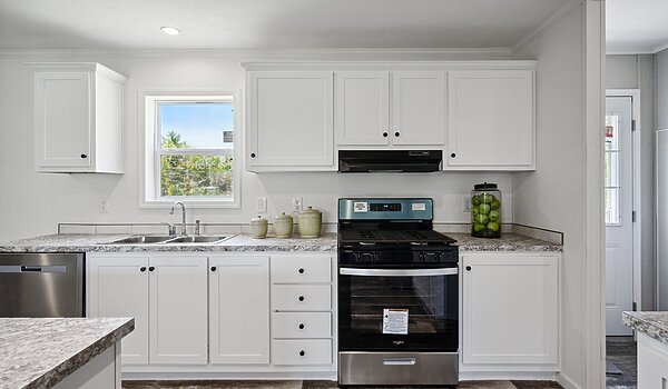 Lake Manor / Apex 3900 Interior 128760