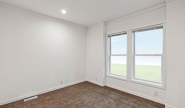 Lake Manor / Highland Interior 128815