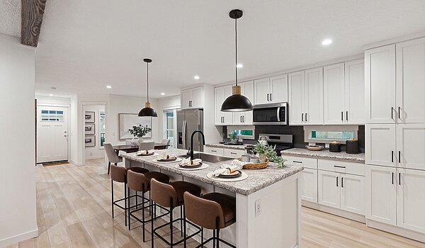 Lake Manor / Highland Interior 128808