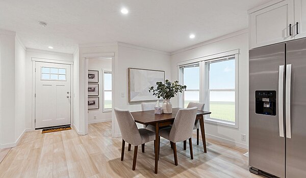 Lake Manor / Highland Interior 128812