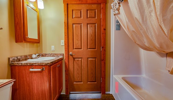 Hillcrest Double Wides / 7700MA Bathroom 22630