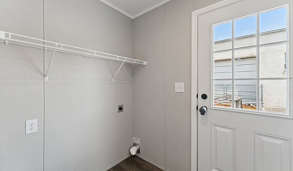 Embrace Series / Calm 241 Interior 128574