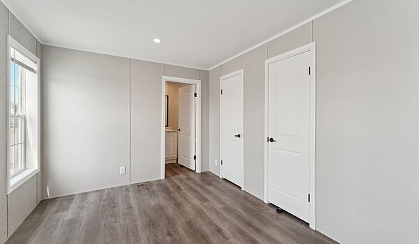 Embrace Series / Calm 241 Interior 128570