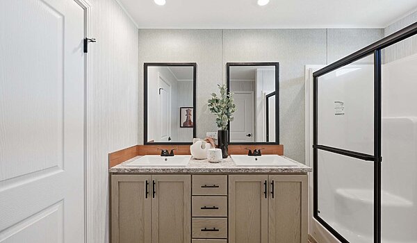 Embrace Series / Devotion 940 Bathroom 148786