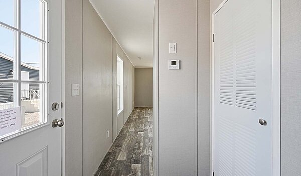 Lake Manor / Echo Interior 148749