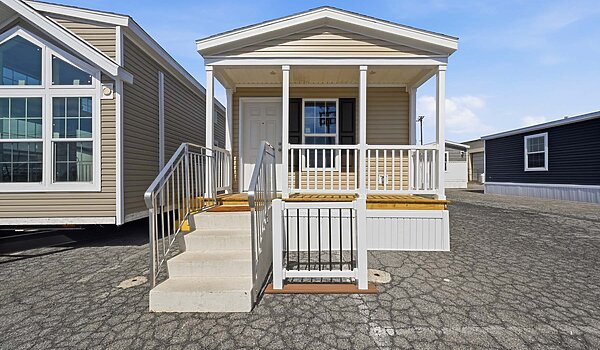 Lake Manor / Echo Exterior 133182