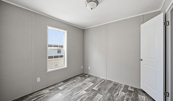 Lake Manor / Echo Interior 133186