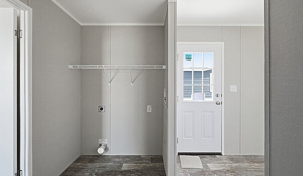 Lake Manor / Echo Interior 133189
