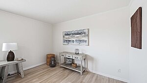 Lake Manor / Ontario Interior 148845