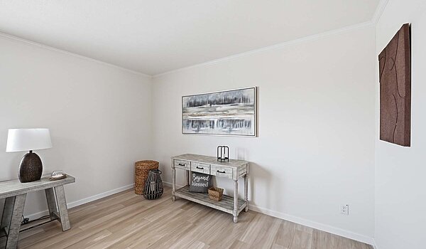 Lake Manor / Ontario Interior 148845