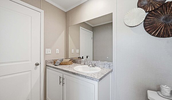 Lake Manor / Ontario Bathroom 148846