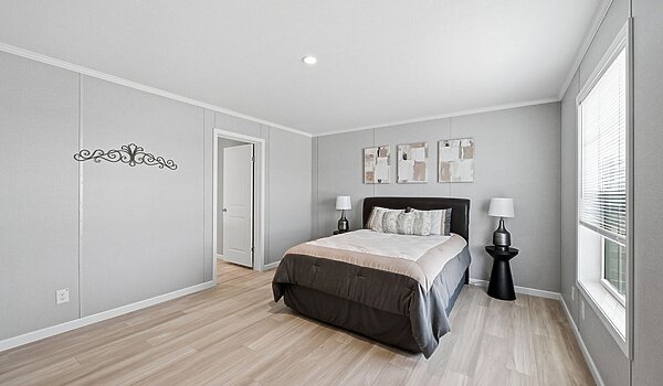 Lake Manor / Ontario Interior 133204