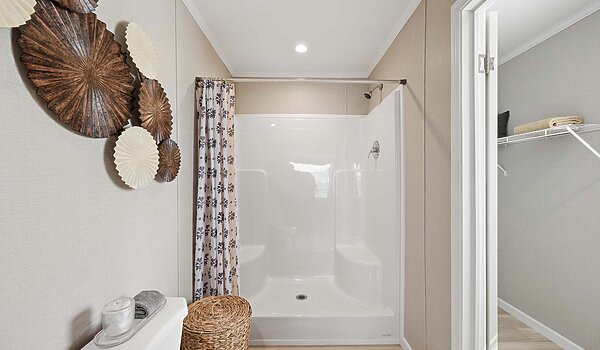 Lake Manor / Ontario Bathroom 148847