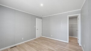 Lake Manor / Ontario Interior 133205