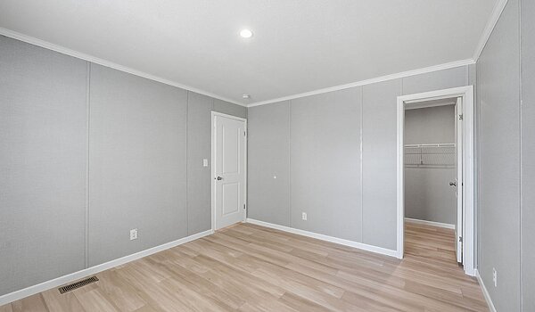 Lake Manor / Ontario Interior 133205