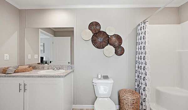 Lake Manor / Ontario Bathroom 148848