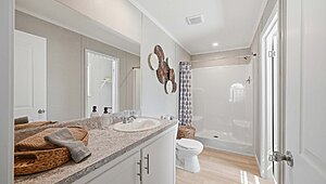 Lake Manor / Ontario Bathroom 148849