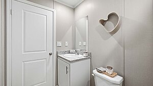 Lake Manor / Ontario Bathroom 148856