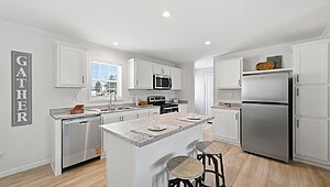 Lake Manor / Ontario Interior 133198
