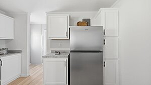 Lake Manor / Ontario Interior 133201