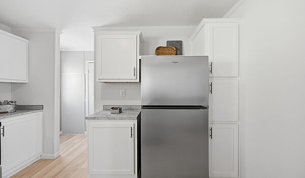 Lake Manor / Ontario Interior 133201