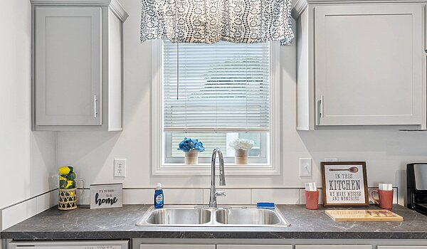 Lake Manor / Moosehead Kitchen 133229