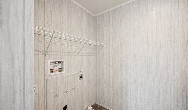 Lake Manor / Otis Interior 133247