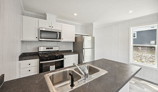 Lake Manor / Otis Interior 133241