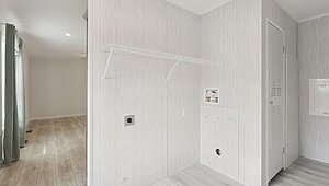 Lake Manor / Placid Interior 133259