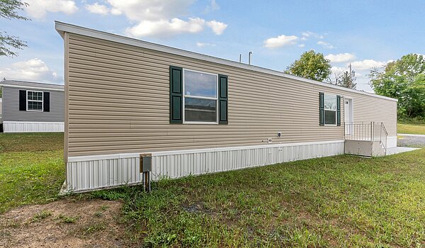 Lake Manor / Placid Exterior 133260