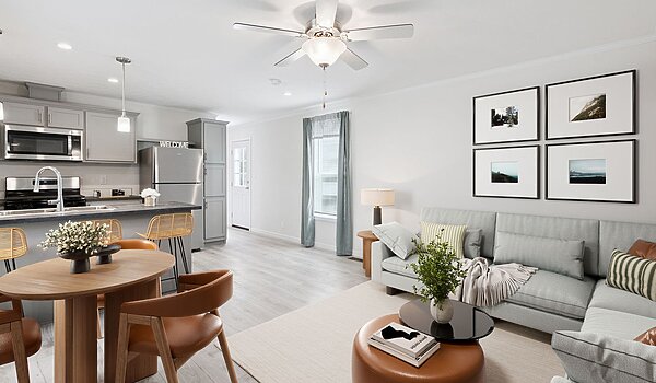 Lake Manor / Placid Interior 133251