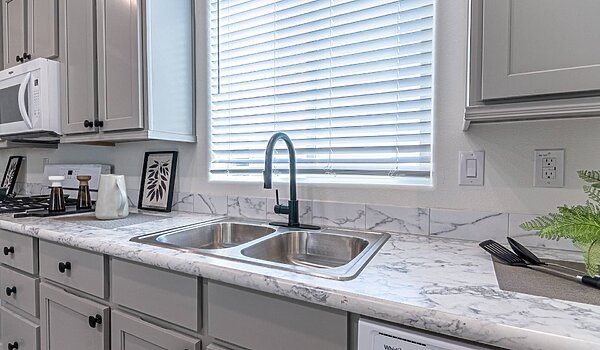 Homes Direct Value / HD-32643A Kitchen 117625