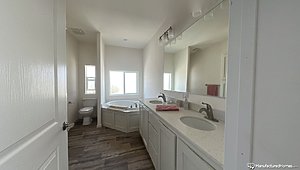 Creekside Manor / CM-7604B Bathroom 72888