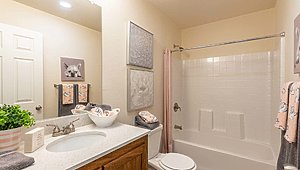 Creekside Manor / 4564B Bathroom 46045