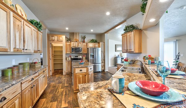 Grand Teton / AV-7694B Kitchen 22433