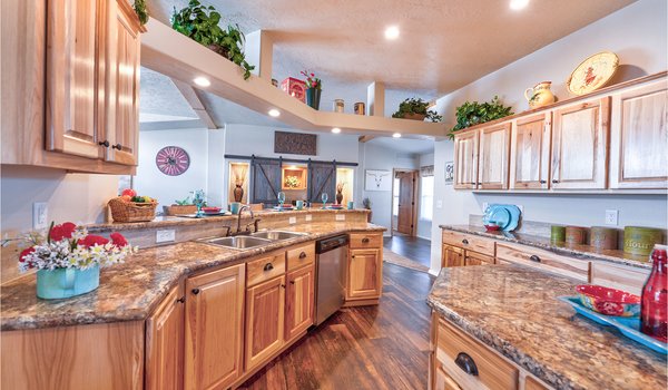 Grand Teton / AV-7694B Kitchen 22434