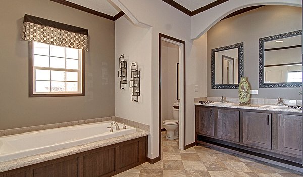 Dutch Elite / 2864-03 Biltmore Bathroom 85177